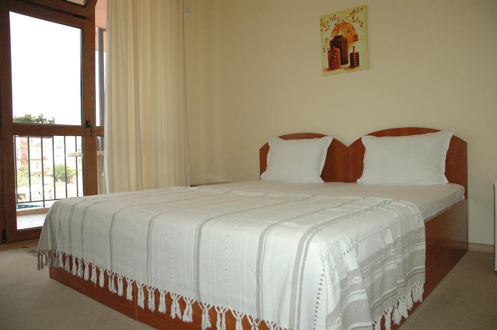 Terra Guest House Ravda Habitación foto
